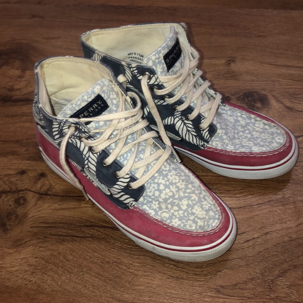 Sperry shoes. Super cute size 7.5 women’s VGUC